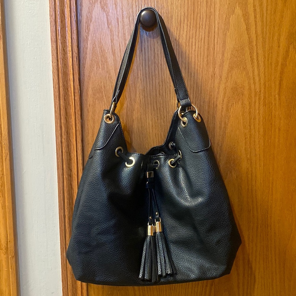 Black Faux Leather Bucket Bag Purse With A Tassel And Gold Hardware Shoulder Bag